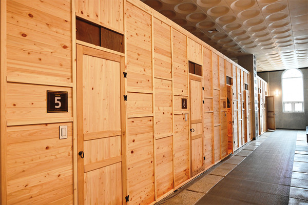 해수찜 개별 공간이 쭉 늘어선 모습