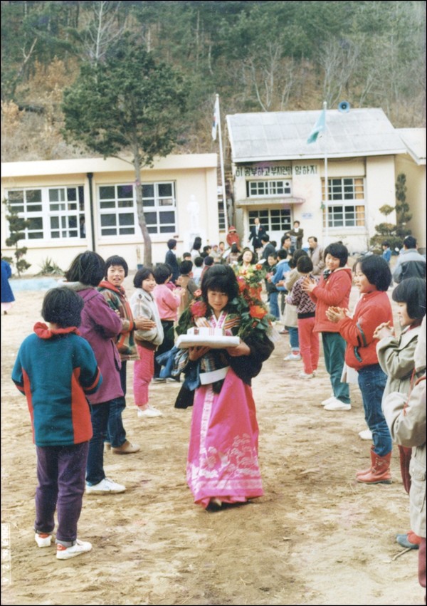 제35회 졸업기념 졸업생 환송(백수북초등학교, 1986)